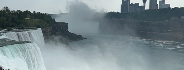One Niagara Welcome Center is one of Emさんのお気に入りスポット.