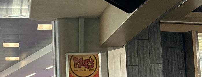 Moe's Southwest Grill is one of Mimi’s Liked Places.