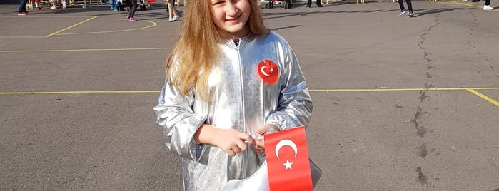 İhsan Bayrakçı İlköğretim Okulu is one of Kadriyeさんのお気に入りスポット.