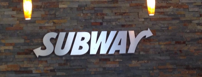 Subway is one of สถานที่ที่ Harv ถูกใจ.
