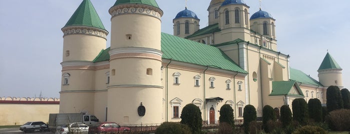 Свято-Троицкий оборонный монастырь is one of สถานที่ที่ Андрей ถูกใจ.