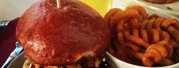 Big Al's Burger Bar is one of We Love Veggie Burgers : понравившиеся места.