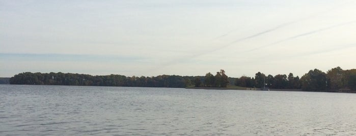 Norman lake is one of สถานที่ที่ Alika ถูกใจ.