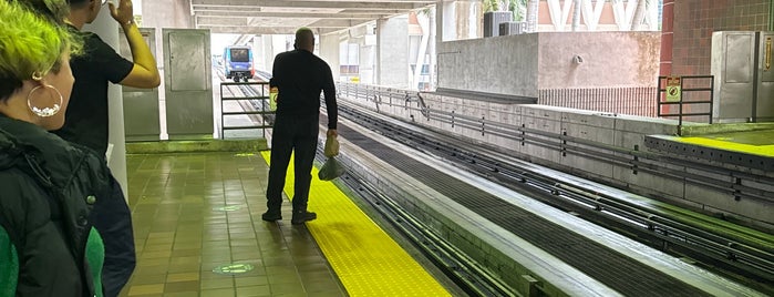 MDT MetroMover - Museum Park Station is one of To Try - Elsewhere18.