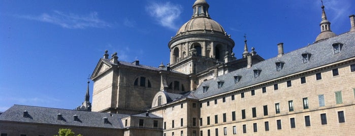 Monasterio de San Lorenzo de El Escorial is one of Madrid Comunidad.