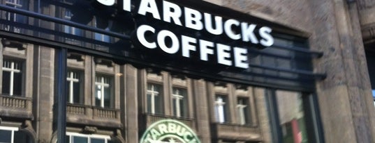 Starbucks is one of Lugares favoritos de Anna.