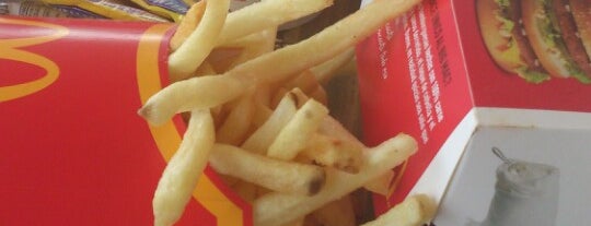 McDonald's is one of Tempat yang Disukai Samyra.