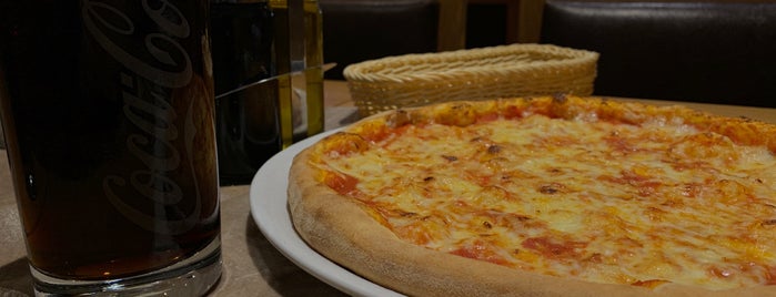 Pizzeria Michelangelo is one of Kevinさんのお気に入りスポット.