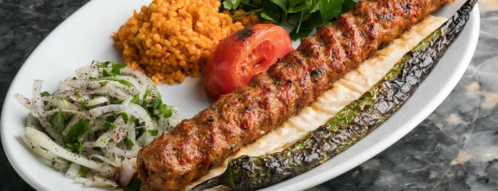 Dehliz Restaurant is one of İstanbul döner.