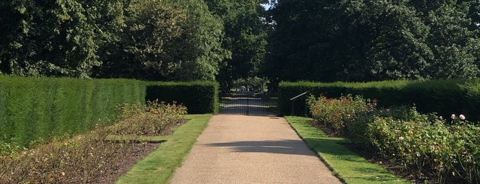 Greenwich Park Rose Garden is one of Locais curtidos por 🐸Natasa.