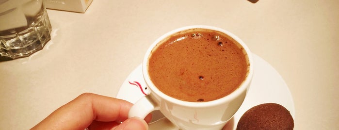 Cafe La Via is one of Top 10 favorites places in Izmit, Türkiye.