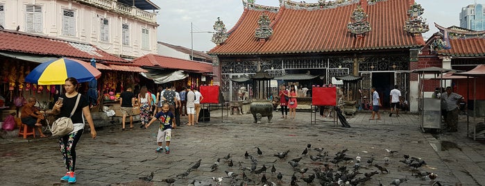 Kuan Yin Temple (觀音亭 Goddess of Mercy) is one of Penang.