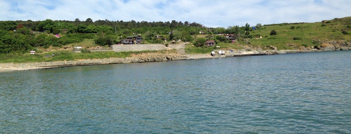 Uzunya Beach Restaurant is one of สถานที่ที่ Özlem ถูกใจ.