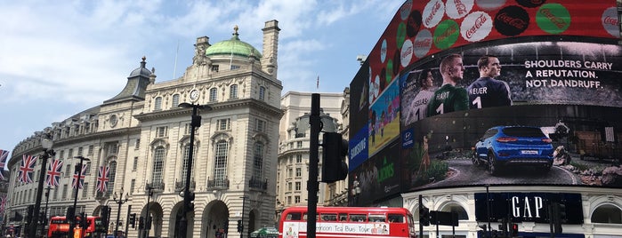 Piccadilly Circus is one of London 2016.