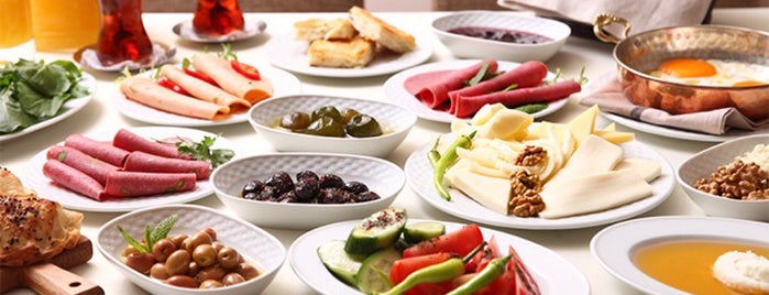 Tuğçe Cafe & Restaurant is one of Huseyın'ın Beğendiği Mekanlar.