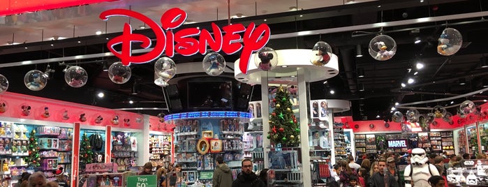 Disney Store is one of London :v.
