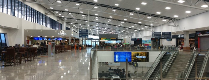 Aeroporto Internacional de Vitória / Eurico de Aguiar Salles (VIX) is one of Terencio'nun Beğendiği Mekanlar.