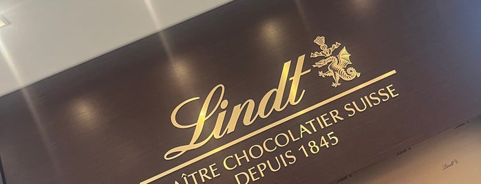 Lindt Chocolate Shop is one of Locais curtidos por Fabio.
