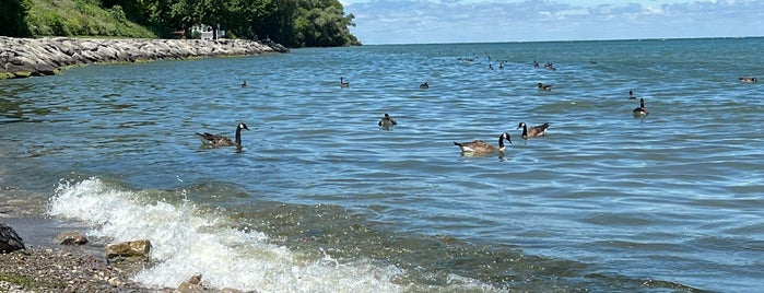 Lake Ontario is one of The Hair Product influencer : понравившиеся места.
