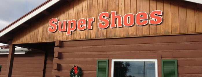 Super Shoes is one of สถานที่ที่ Mike ถูกใจ.
