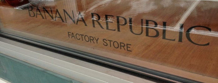 Banana Republic Factory Store is one of สถานที่ที่ Alberto J S ถูกใจ.