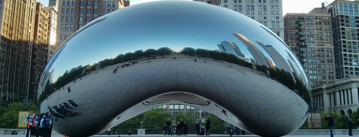 Cloud Gate by Anish Kapoor (2004) is one of Go Ahead, Be A Tourist.