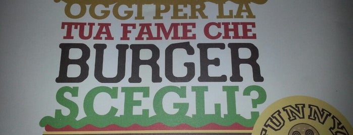 Funny Burger is one of Lugares favoritos de Jasmine.