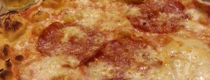 Remo is one of la pizza napoletana.