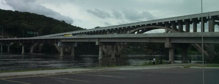 Hollister-Branson Bridge is one of Phyllis’s Liked Places.