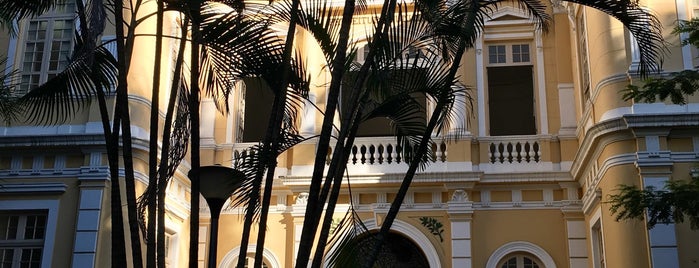 Prefeitura Velha de Niterói is one of Verificar empresas.