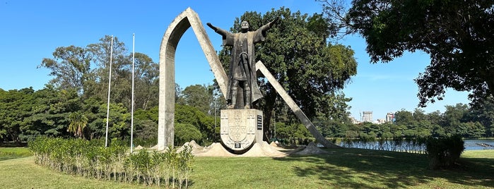Monumento Pedro Álvares Cabral is one of Sao Paulo.