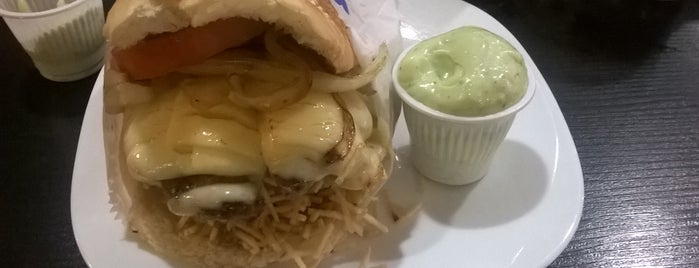 Komiketo Sanduicheria is one of Melhores Hamburgers de Goiânia.