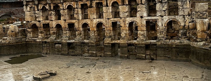 Tarihi Sarıkaya Roma Hamamı is one of ANCIENT LOCATIONS IN TURKEY.