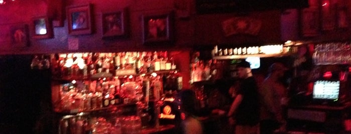 Bougainvillea's Old Florida Tavern is one of Lugares favoritos de Kevin.