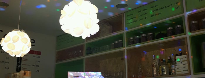 Bubbleicious Tea Bar is one of สถานที่ที่บันทึกไว้ของ Spiridoula.