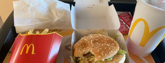 McDonald's is one of León.