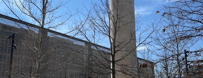 Dwight D. Eisenhower Memorial is one of Locais curtidos por Ian.