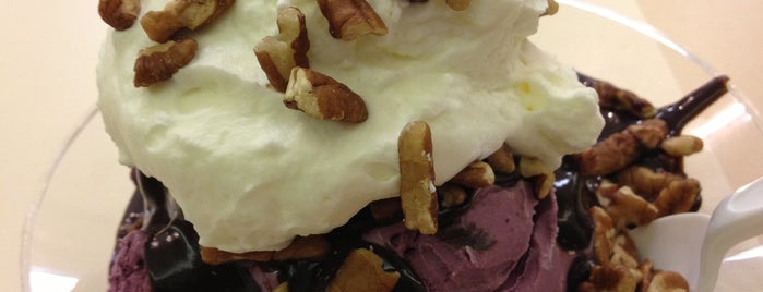 Graeter's Ice Cream is one of Locais curtidos por Anna.