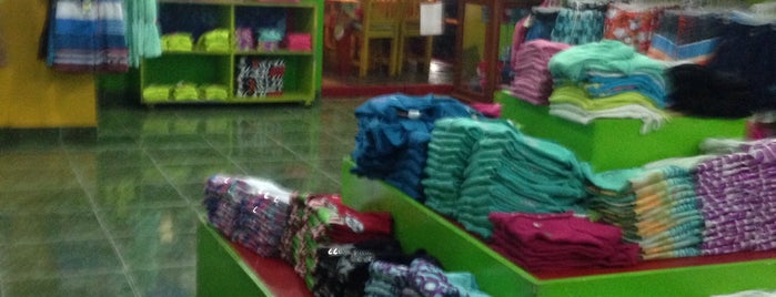 Señor Frog's Official Store is one of Ixtapa.