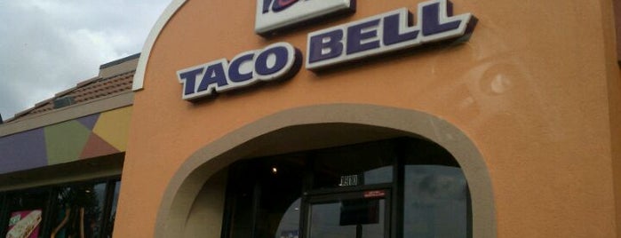 Taco Bell is one of สถานที่ที่ Katie ถูกใจ.
