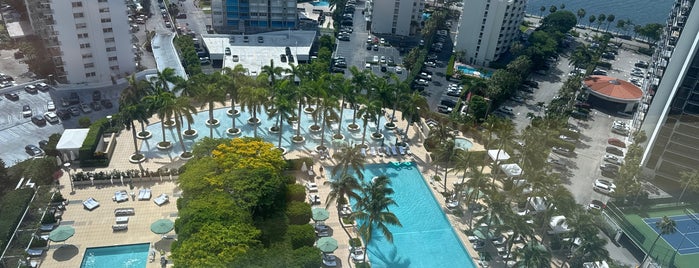 Four Seasons Pool is one of Miami.