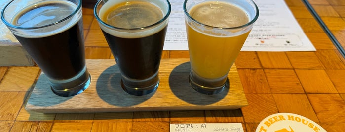 Craft Beer House molto!! 梅田店 is one of クラフト🍺を 美味しく飲める ブリュワリーとか.