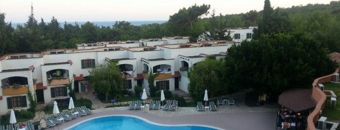 Pinepark Holiday Club is one of Lugares favoritos de UĞUR.