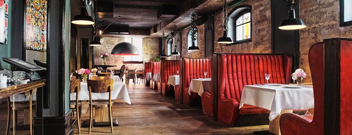 FF Restaurant & Bar is one of Orte, die pharique gefallen.