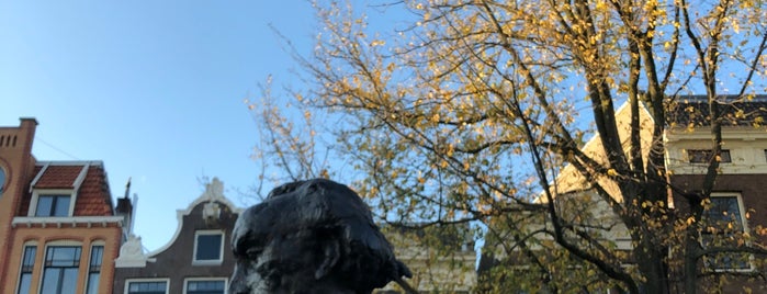 Standbeeld Multatuli is one of Locais salvos de Petri.