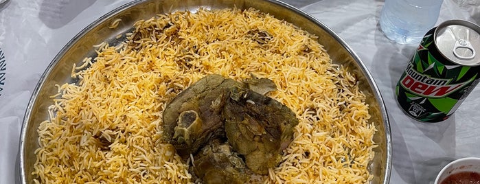 Maraheb Restaurant مراحب للمدفون والمندي is one of Posti che sono piaciuti a DrAbdullah.