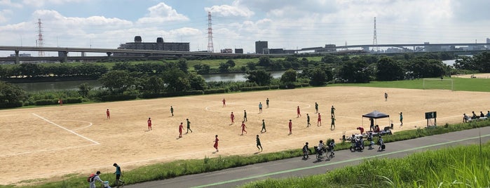 江北橋緑地右岸野球場・球技場 is one of football.