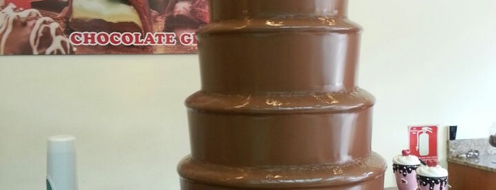 Chocolate Gramadense is one of Locais curtidos por Raphael.