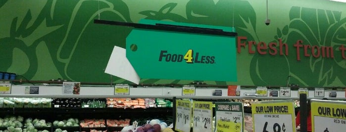 Food 4 Less is one of Tempat yang Disukai William.