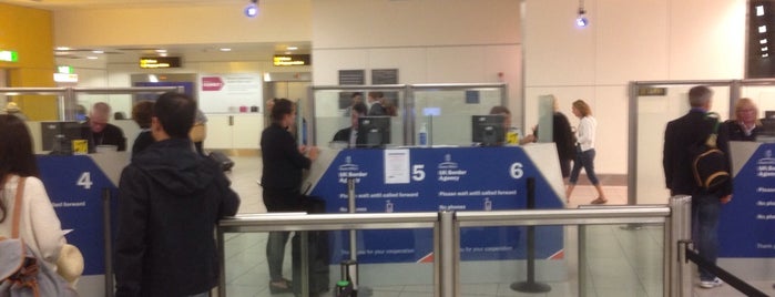 Security/Passport Control is one of Orte, die Pelin gefallen.